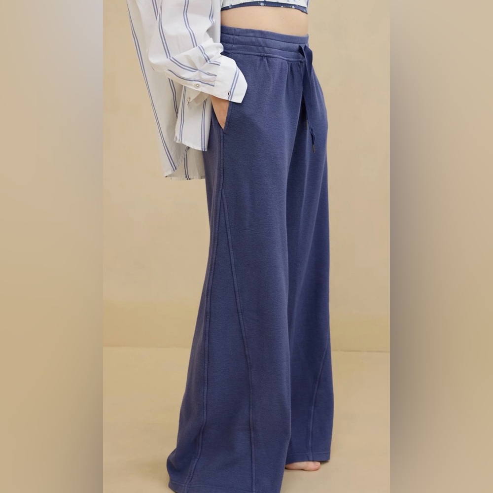 Women’s Aerie Soft Landing Ribbed Trouser - Size Medium Short - Color Fresh